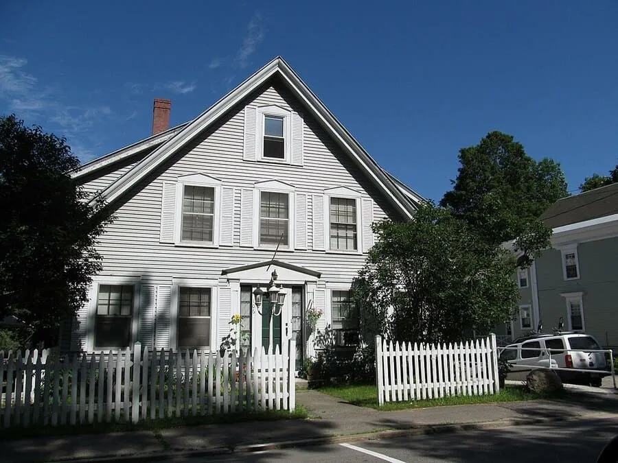 20 Coolest Small Towns in America: Discover the Best Getaways 7 Meredith, New Hampshire, United States