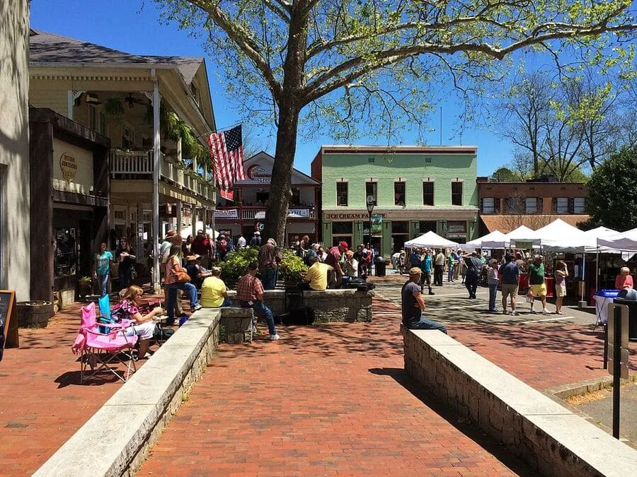 20 Coolest Small Towns in America: Discover the Best Getaways 19 Public Square North, Dahlonega, Georgia, United States